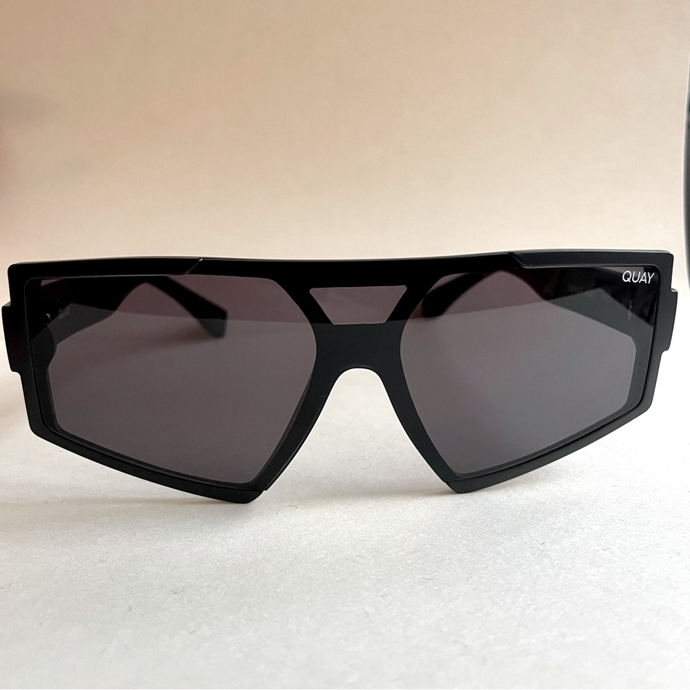 QUAY by Australia Space Age Black Sunglasses
